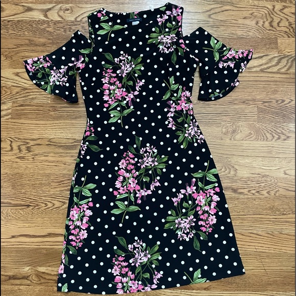 Tommy Hilfiger Dresses & Skirts - Tommy Hilfiger Cold Shoulder Dress, Size 2
